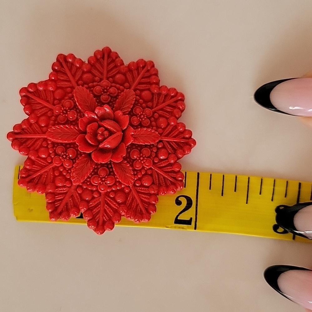 Vintage 1940s Red Floral Brooch Pin - Picture 4 of 5